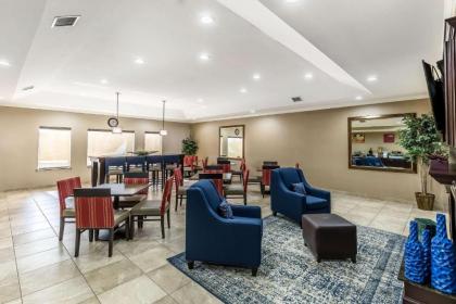 Comfort Suites Houston IAH Airport - Beltway 8 - image 17