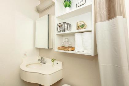 InTown Suites Extended Stay Houston Jersey Village - image 12