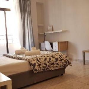 Palette Apartment Champagne   Athens Center 6 BD 3 BAtH Athens