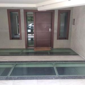 2 bedroom flat next to Acropolis
