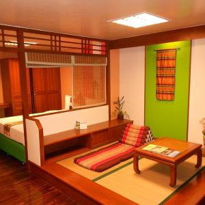 B.S. Court Hotel