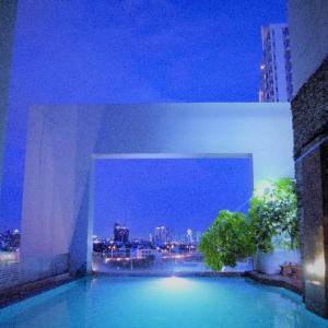 Grand Howard Hotel