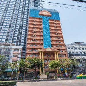 King Royal II Hotel