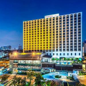 Ramada by Wyndham Bangkok Chaophya Park