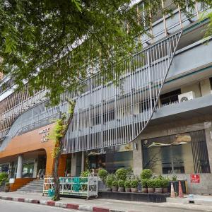 Bangkok Inter Place Hotel