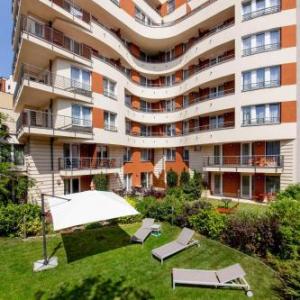 Escala Hotel  Suites 