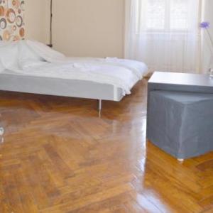 Synagogue Central Guest House