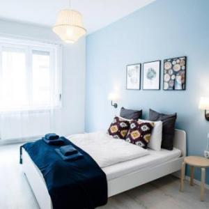Central new home with 3 bedrooms AC and balcony 
