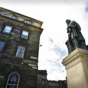 Parliament Sq apt 10  Royal mile Edinburgh