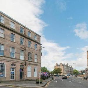 1 Bedroom Georgian Flat Sleeps 4 in New town 