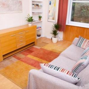Bright and Quiet Edinburgh Home