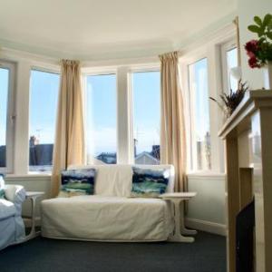2 Bedroom House with Views of Arthurs Seat