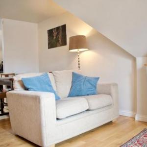 Modern And Charming 2 Bedroom Old Town Apartment
