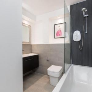415 Lovely and central 2 bedroom apartment with secure parking