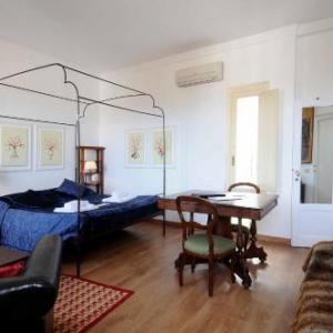 charming Studio apartment in front of the Arno river Florence 