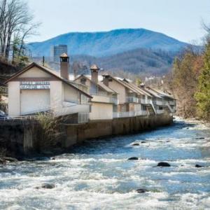 Rocky Waters motor Inn