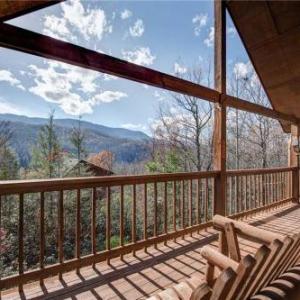 Bearway to Heaven 1 Bedroom Sleeps 4 View Pool Table Hot Tub WiFi