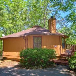 Smoky View Chalet 2 Bedrooms Pool table Foosball Pool Access Sleeps 6 Tennessee