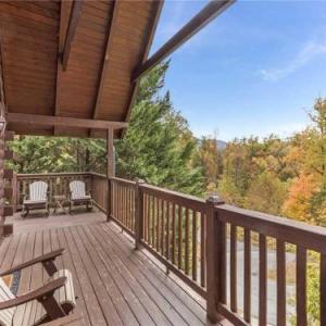 Saddle Ridge 2 Bedrooms Sleeps 8 Hot tub Pool table Arcade Views Gatlinburg