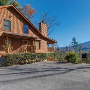 Rocky top Lookout 4 BR theater Arcade Bumper Pool Hot tub Sleeps 12 Tennessee