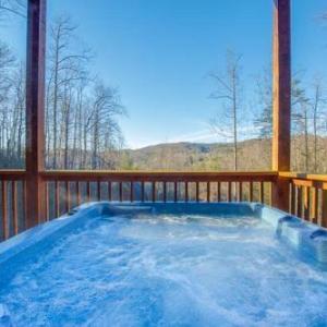 Apple Bear Lodge 4 Bedrooms Sleeps 18 Jacuzzis Pool table Hot tub Gatlinburg Tennessee