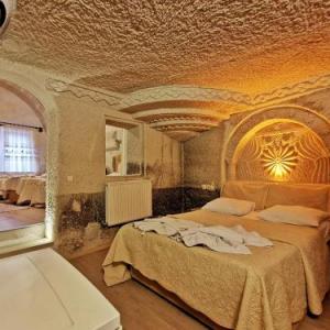 Falcon Cave Suites