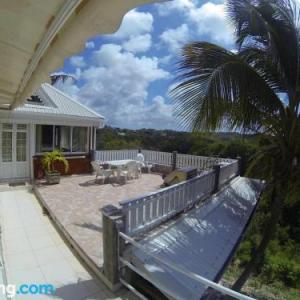 Studio avec terrasse amenagee et wifi a Le Gosier a 3 km de la plage 
