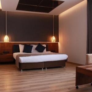 Nova Plaza Crystal Hotel