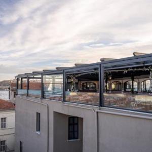 Ferman Port Hotel