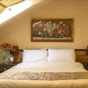 The Colony Hotel