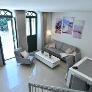 Luxury 4 br/3 bath city center 