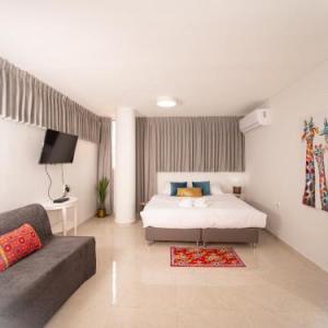 Hasorag-Private Rooms by IndigInn