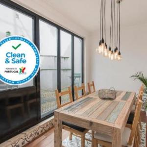 LovelyStay   Bica Patio Duplex