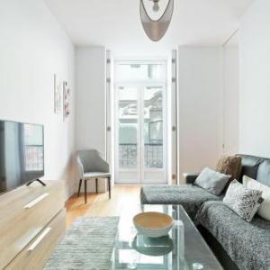 Spacious 1 Bed Apt Sleeps 4 nr Baixa