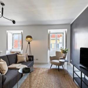 Stunning 2-Bedroom Apt Sleeps 5 nr Belém Lisbon 