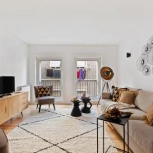 Beautiful Spacious 2 Bed Apartment in Bairro Alto Sleeps 6 Lisbon 