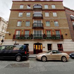 CARLTON COURT - MAYFAIR