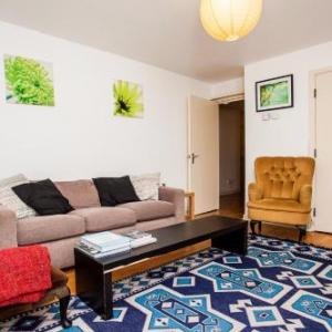 Charming Peaceful 2 Bedroom with Parking and Garden