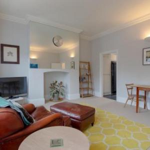 1 Bedroom Flat In Islington With a Garden