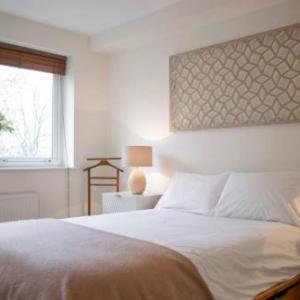 Warm 1 Bedroom Apartment with Balcony 