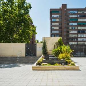 Stunning 2 Bed Apt Sleeps 4 nr Retiro madrid