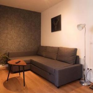 Cozy and Convenient Studio Near Airport madrid 
