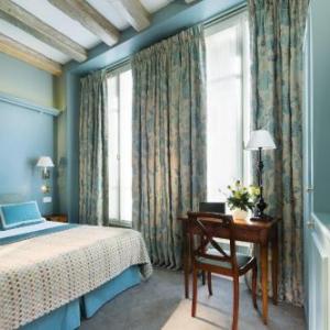 Le Relais Saint Honore 