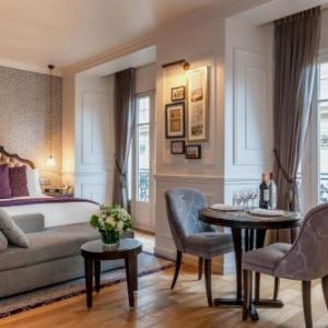 La Clef Louvre Paris by the Crest Collection