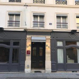 Hotel Jacques De Molay