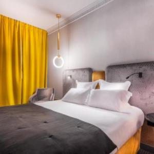 Handsome Hotel By Elegancia Paris