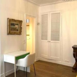 Quiet  Very Central 2 BR Flat Paris 