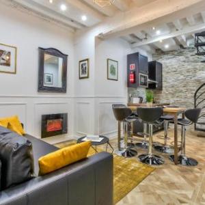 32 Atelier Paris Fashion Paris 