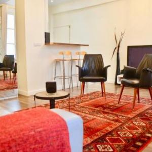 1 Bedroom Flat In Central marais