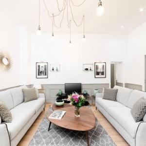 Luxury 3  4 Bedrooms montmartre I by Livinparis
